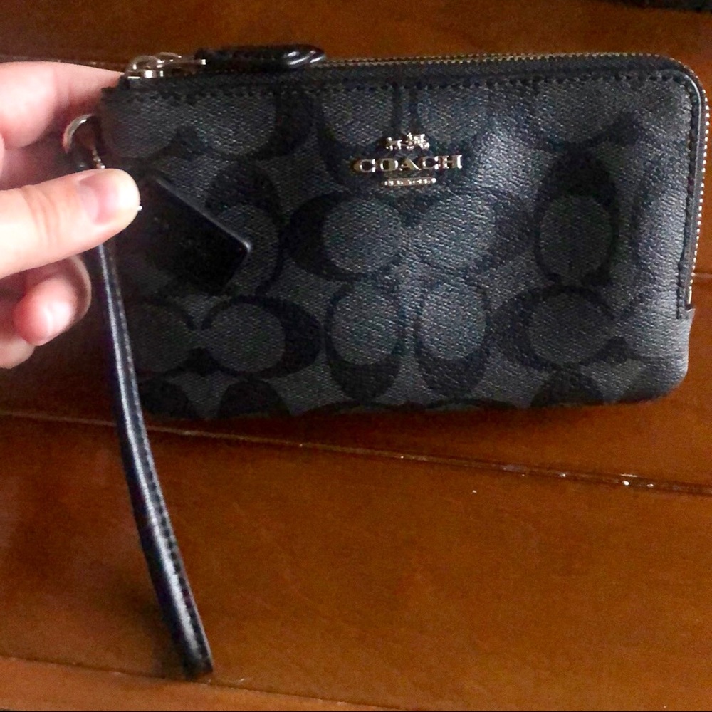 ❌SOLD❌ COACH Grey & Black Two-Pocket Wristlet